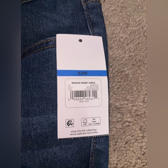 Skinny Ankle Pants 22W-Women's
Plus Size Mid-Rise SOFIA VERGARA - Picture 2 of 16